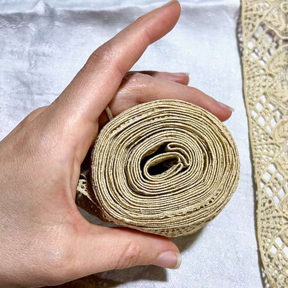 antique lace - Picture 4 of 6